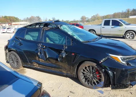 2025 Toyota Gr Corolla Premium Plus z USA, uszkodzony, nr VIN JTNABAAEXSA021607